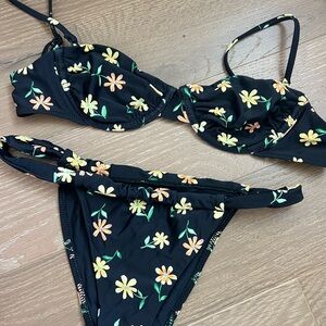 Pacsun swim - Floral Black Bikini Set